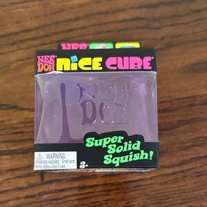 NeeDoh Nice Cube Super Solid Squish - Purple